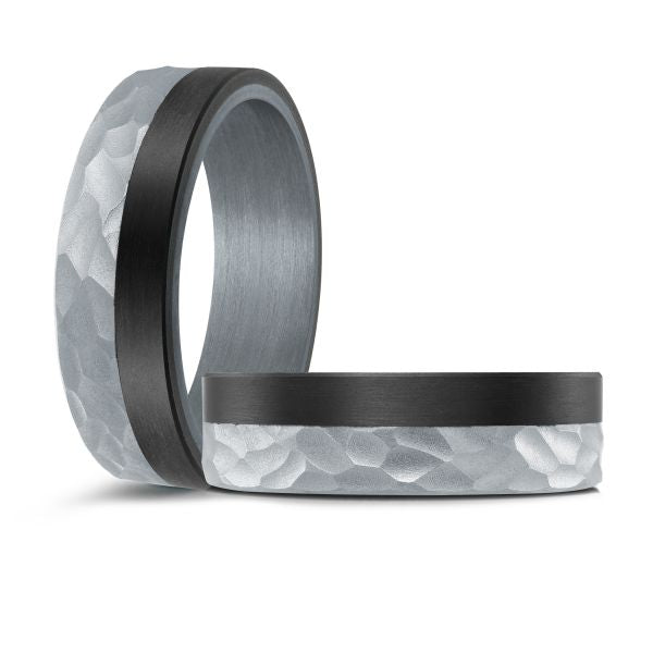 Mardini 7MM Men’s 10KT Hammered White Gold, Carbon Fibre & Tantalum Wedding Band