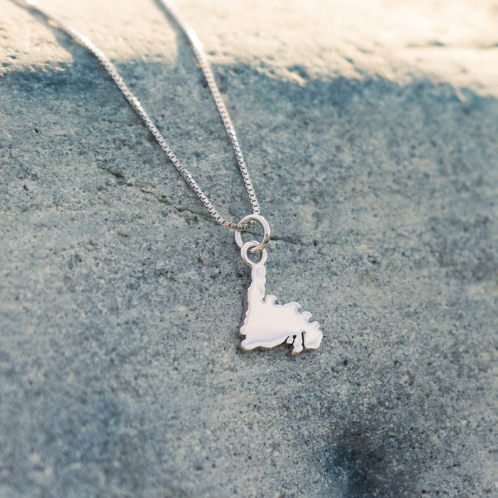 Casablanca Newfoundland Pendant (Available in Sterling Silver, White Gold or Yellow Gold)